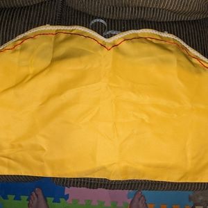 Yellow top (5x? 6x? 30in wide)